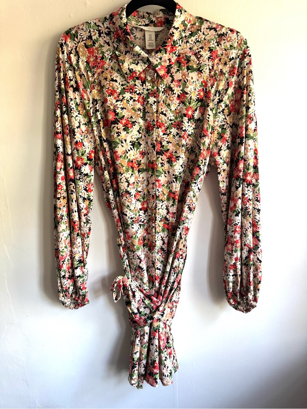H&M Cream Floral Button-Down Shirt Dress w/ Tie at Waist & Vibrant Daisy Pattern
